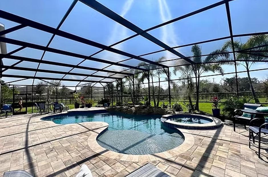choosing the right pool enclosure