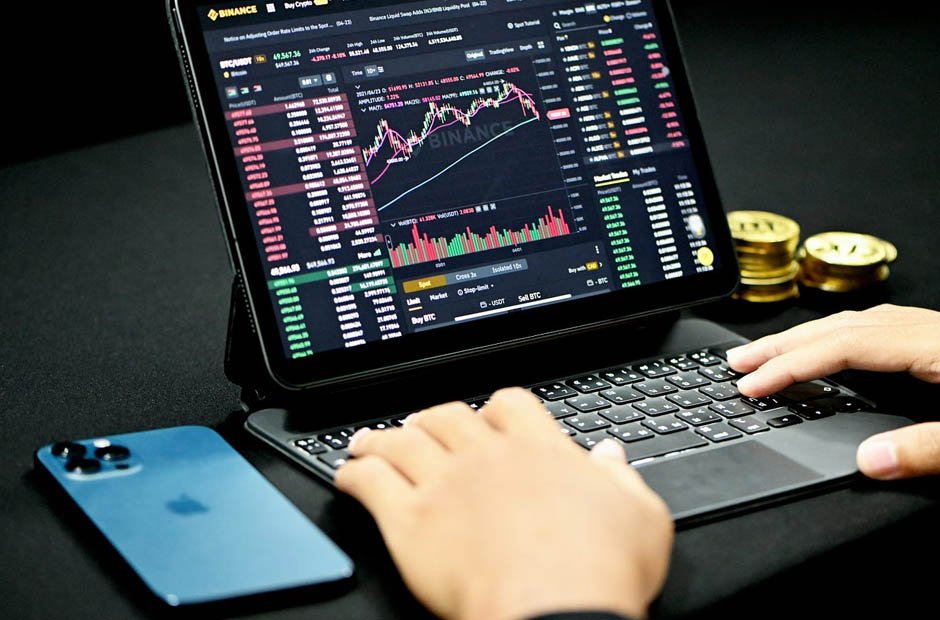 why are investors turning to algorithmic trading