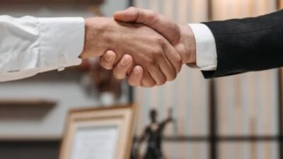 how immigration lawyers help investors avoid costly delays