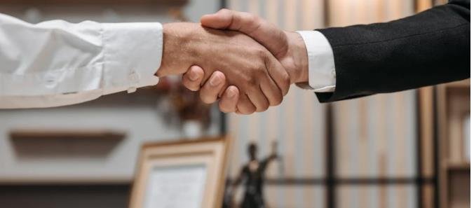 how immigration lawyers help investors avoid costly delays