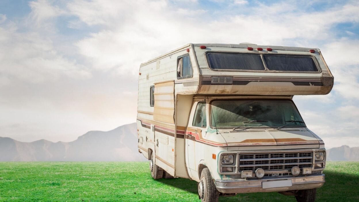 pros and cons of taking out a caravan loan for holidaymakers in australia