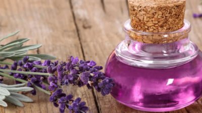 what natural oils keep mosquitoes away