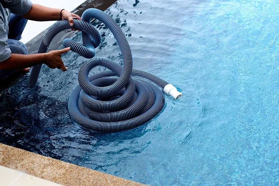 how technology is revolutionizing pool maintenance