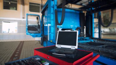 reducing downtime in commercial fleets with smarter diagnostic tools