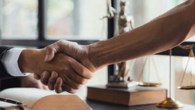 10 benefits of hiring lawyers after serious injuries