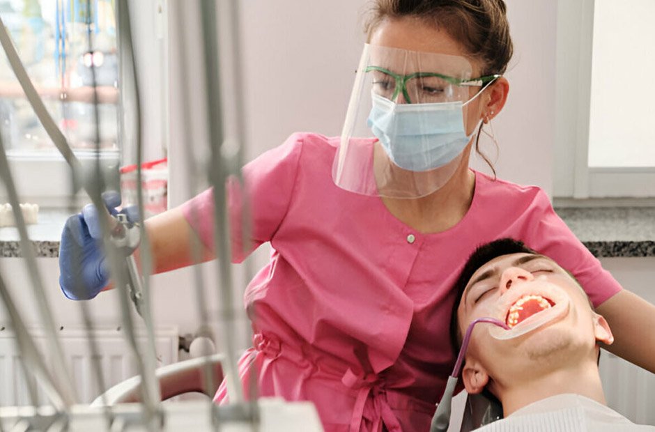 6 preventive services that keep families out of emergency dental visits