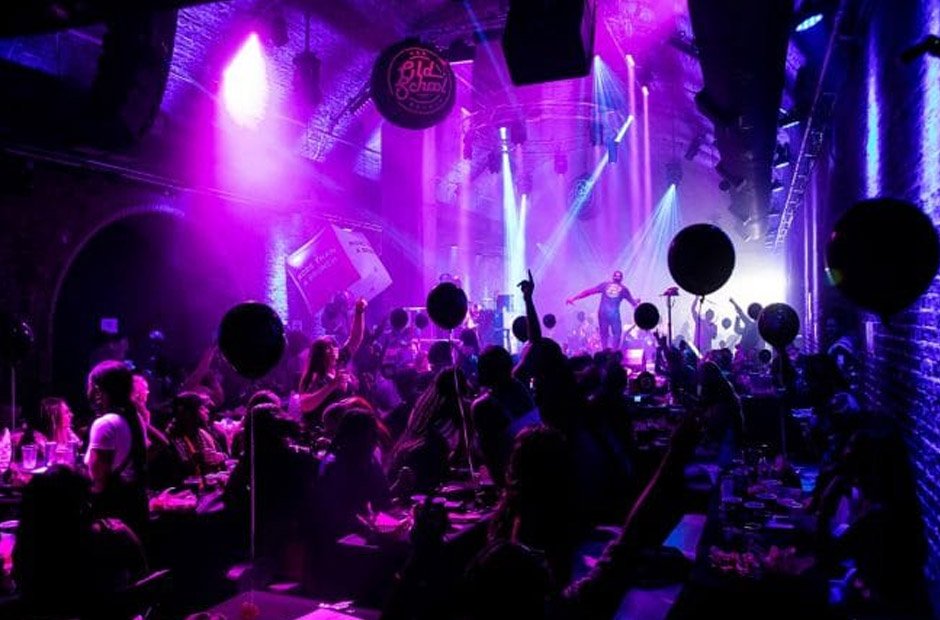 how to choose the perfect atmosphere for a high energy group event