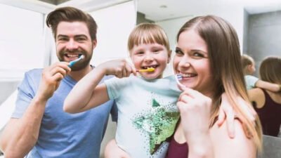 3 ways family dentistry improves communication about oral care at home