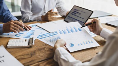 how bookkeepers prepare reports that strengthen decision making